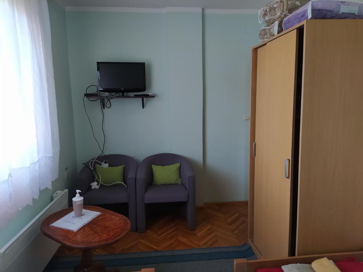 Apartment & Rooms Aleksandar Golubac Exterior photo